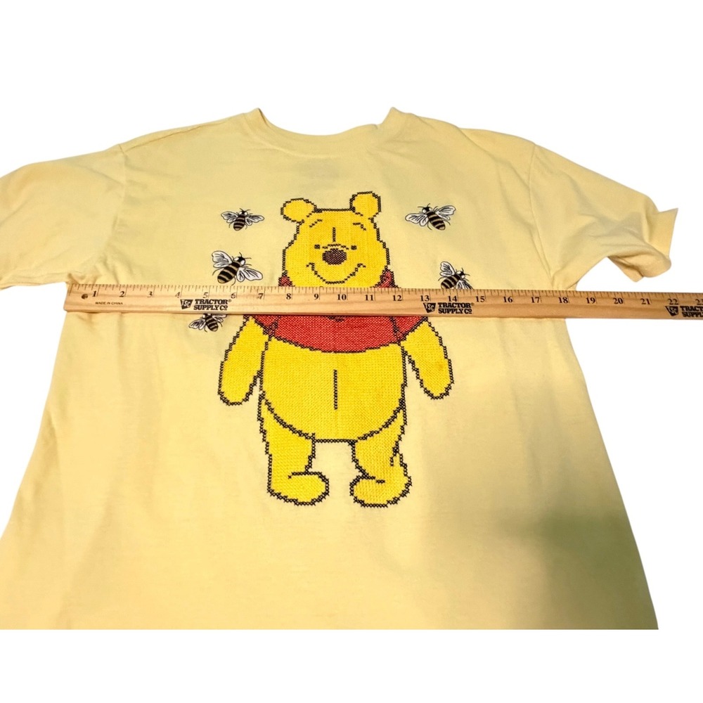 Disney Winnie the Pooh T-Shirt Women Medium Yellow Embroidered Bee Graphic Tee - Picture 4 of 15